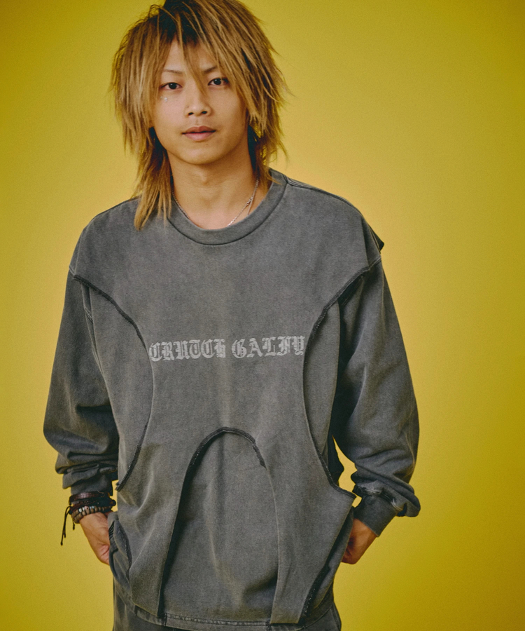 GALFY/ガルフィー 穴の向こうにわんちゃんロンTee(MENS)｜ファッション