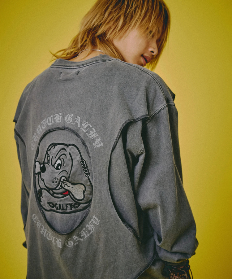 GALFY/ガルフィー 穴の向こうにわんちゃんロンTee(MENS)｜ファッション