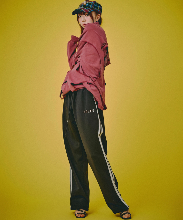 GALFY/ガルフィー 穴の向こうにわんちゃんロンTee(MENS)｜ファッション