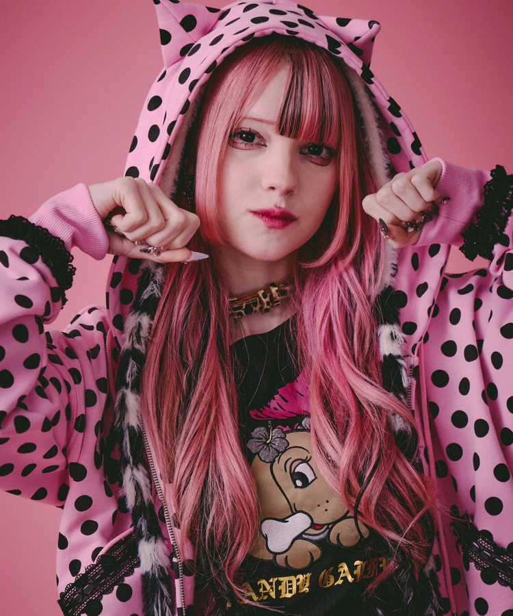 【入手困難✨】GALFY ガルフィー 3時のヒロイン ゆめっちコラボ パーカー黒 GALFY（ガルフィー）の「GALLIS ADDICTION×GALFY×ゆめっち刺繍-HOODIE