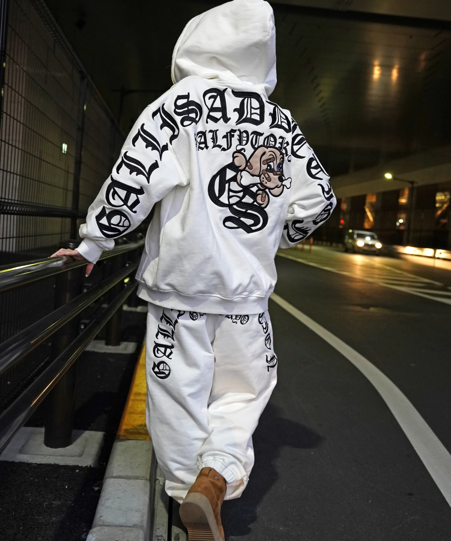 GALFY×GALLIS ADDICTION】安心の背中ロゴのジップパーカー(MENS