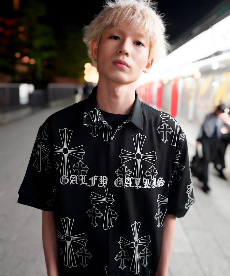 JACKROSE(ジャックローズ) |【GALFY×GALLIS ADDICTION】別注十字架わんわん柄SSシャツ(MENS)