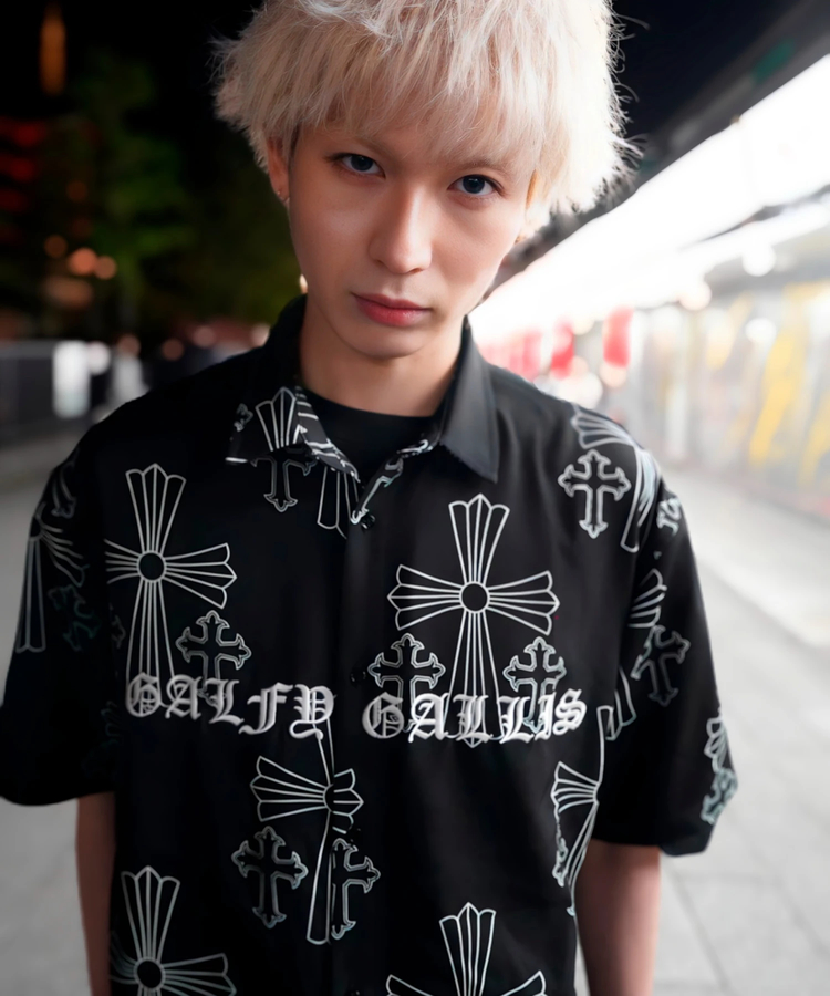 JACKROSE(ジャックローズ) |【GALFY×GALLIS ADDICTION】別注十字架わんわん柄SSシャツ(MENS)