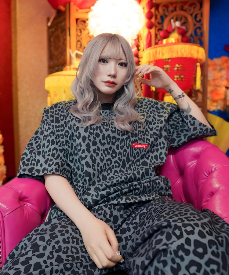 JACKROSE(ジャックローズ) |【GALFY×GALLIS ADDICTION】安定の別注キラキラ犬SS Tee(MENS)
