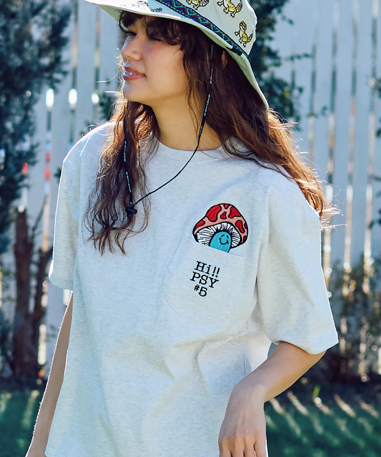 go slow caravan(ゴースローキャラバン) |シリコンバイオ 色々ポケット刺繍 BIG TEE (MENS/WOMENS)