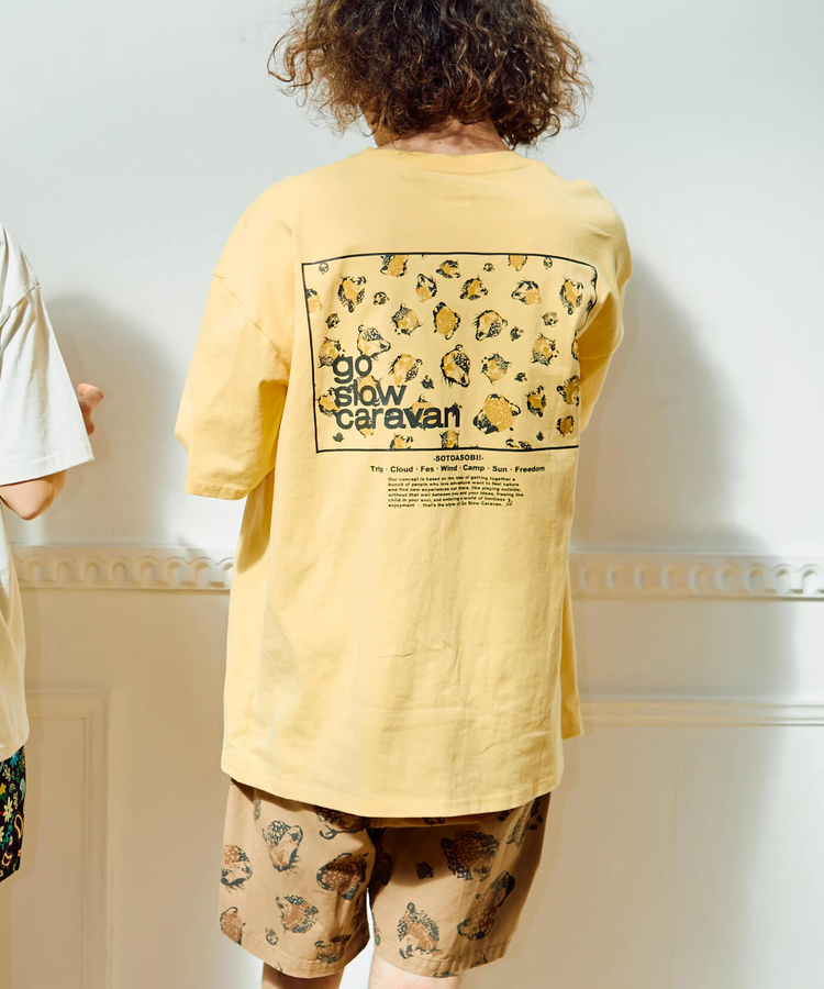 go slow caravan(ゴースローキャラバン) |USA/C スクエアLOGO バックプリント ゆったり TEE (MENS)