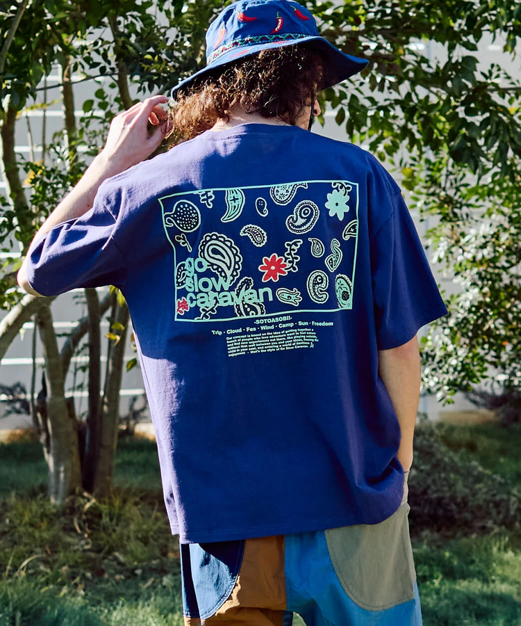 go slow caravan(ゴースローキャラバン) |USA/C スクエアLOGO バックプリント ゆったり TEE (MENS)