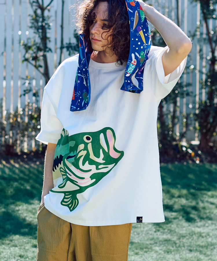 go slow caravan(ゴースローキャラバン) |USA/C ブラックバス IMPACT ゆったり TEE (MENS)