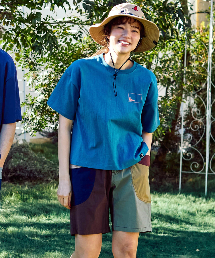 go slow caravan(ゴースローキャラバン) |USA/CスクエアLOGOバックプリントミドルTEE (WOMENS)