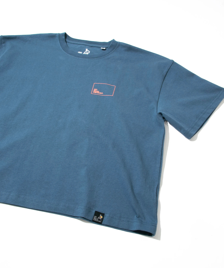 go slow caravan(ゴースローキャラバン) |USA/CスクエアLOGOバックプリントミドルTEE (WOMENS)