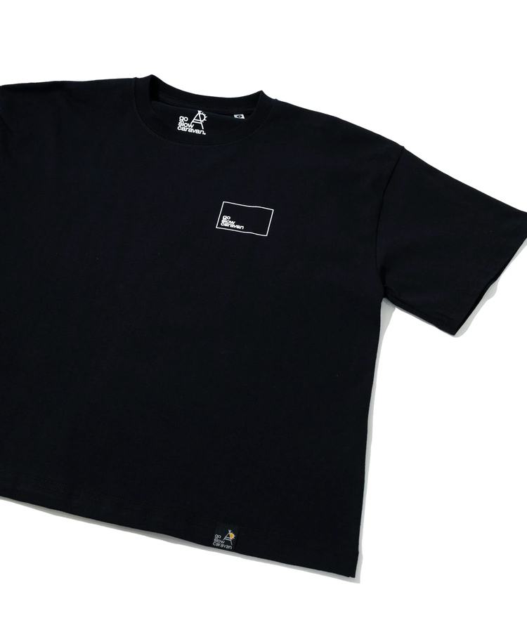 go slow caravan(ゴースローキャラバン) |USA/CスクエアLOGOバックプリントミドルTEE (WOMENS)