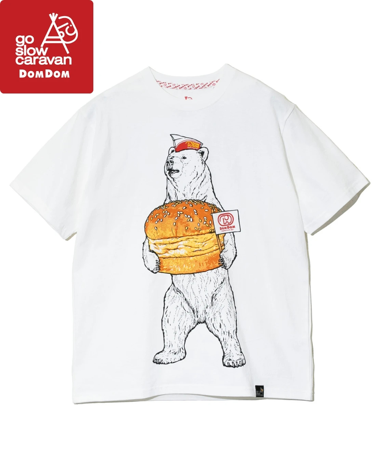 go slow caravan(ゴースローキャラバン) |【DOMDOM×GSC】手作り厚焼きたまごバーガークマTEE (MENS)