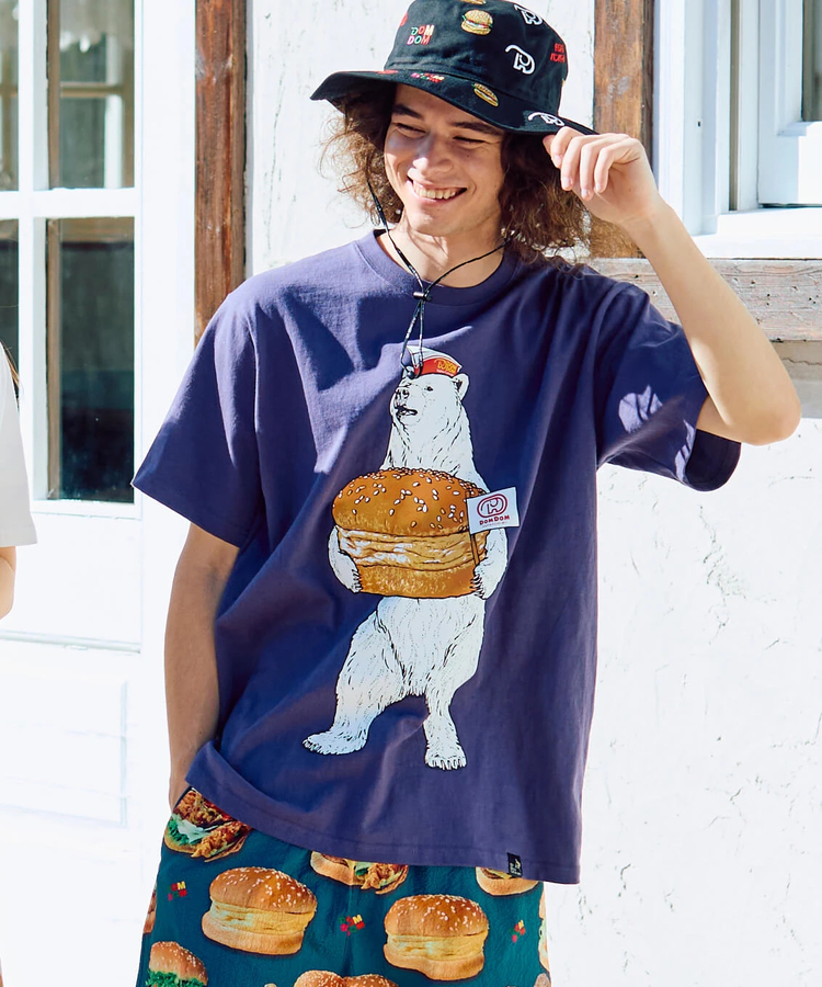 go slow caravan(ゴースローキャラバン) |【DOMDOM×GSC】手作り厚焼きたまごバーガークマTEE (MENS)
