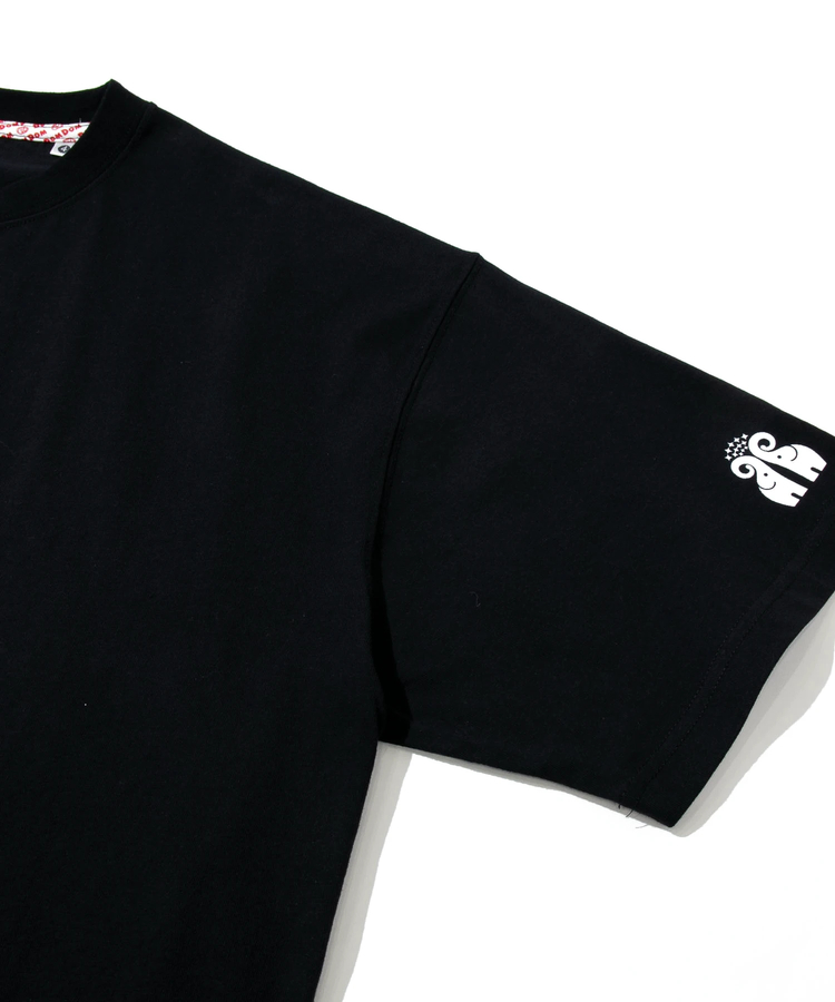 go slow caravan(ゴースローキャラバン) |【DOMDOM×GSC】味噌ピーチキンバーガーゾウBIG TEE (MENS)