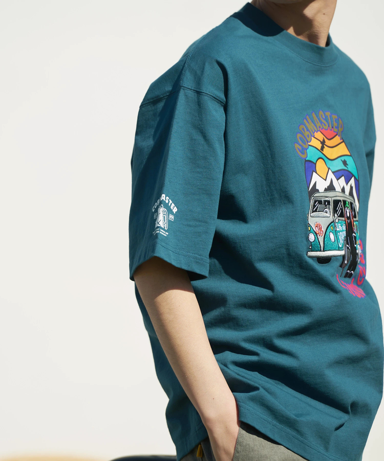 go slow caravan(ゴースローキャラバン) |COBMASTER/コブマスター 吸水速乾天竺刺繍ルーズTEE《旅するベアー》(MENS)