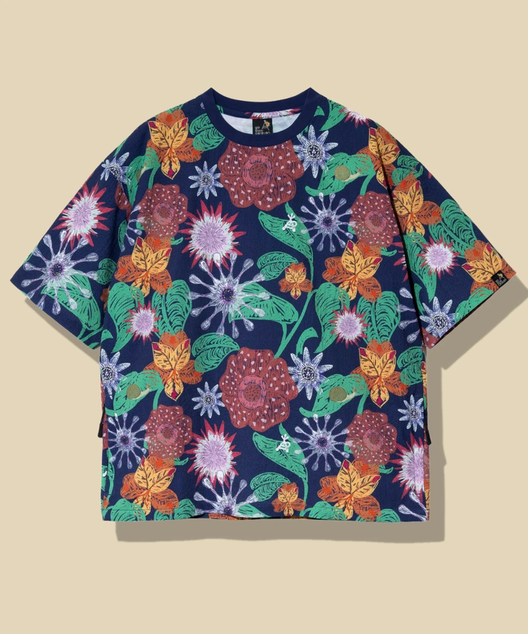 go slow caravan(ゴースローキャラバン) |ストレッチサッカー総柄プリント半袖TEE (MENS/WOMENS)