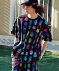 go slow caravan(ゴースローキャラバン) |ストレッチサッカー総柄プリント半袖TEE (MENS/WOMENS)