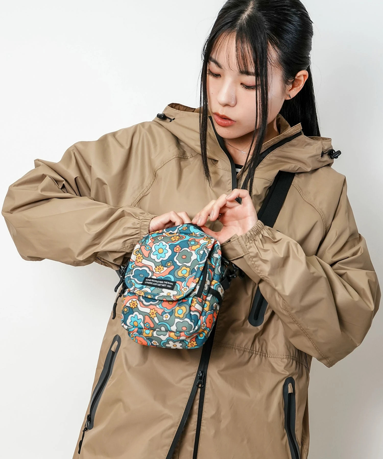 go slow caravan(ゴースローキャラバン) |KiU/キウ 600D FLUP POCKET SHOULDER BAG