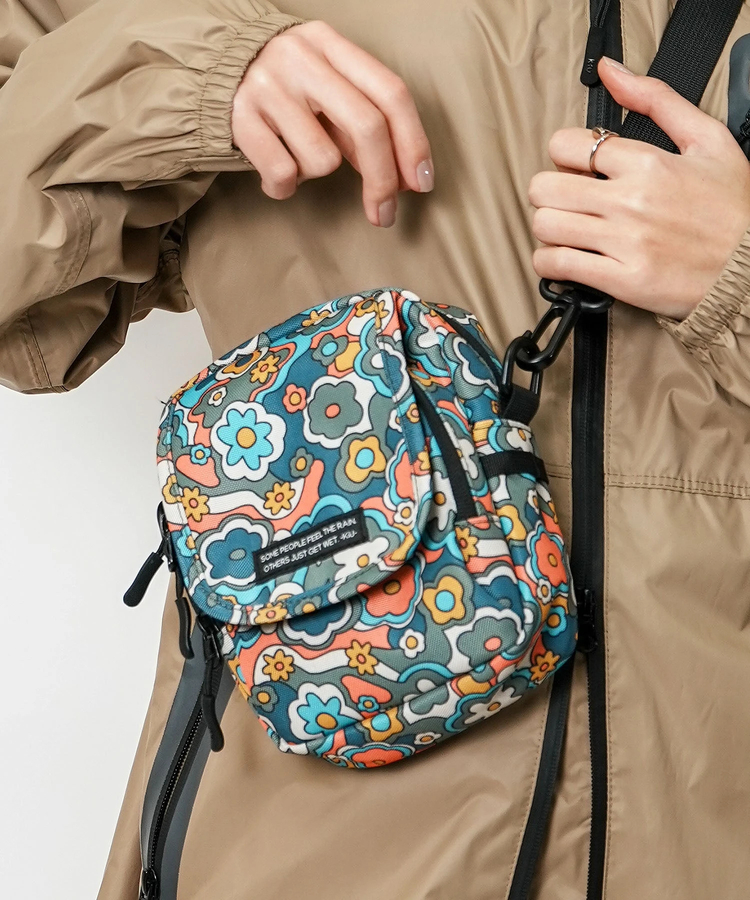go slow caravan(ゴースローキャラバン) |KiU/キウ 600D FLUP POCKET SHOULDER BAG