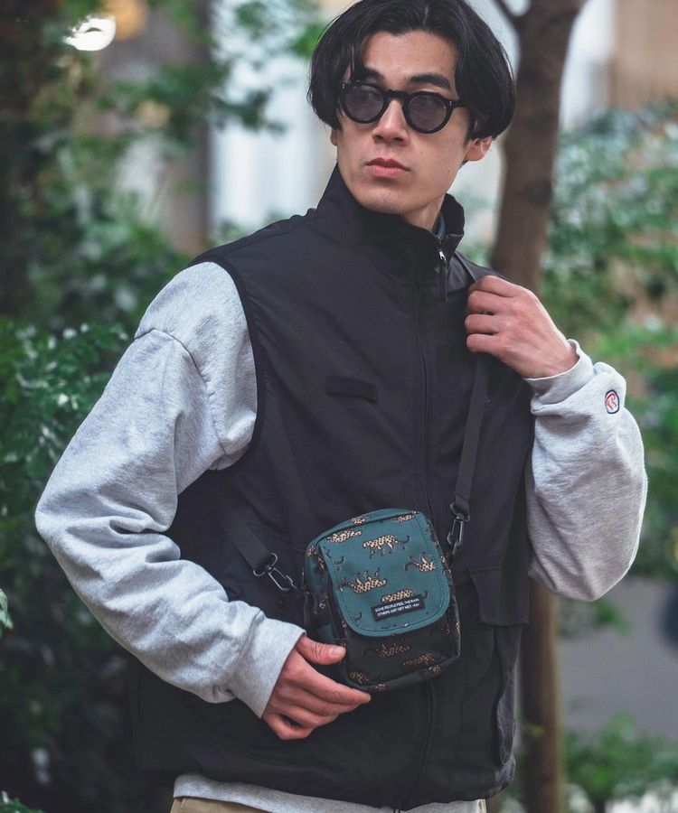 go slow caravan(ゴースローキャラバン) |KiU/キウ 600D FLUP POCKET SHOULDER BAG