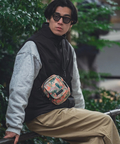 go slow caravan(ゴースローキャラバン) |KiU/キウ 600D FLUP POCKET SHOULDER BAG
