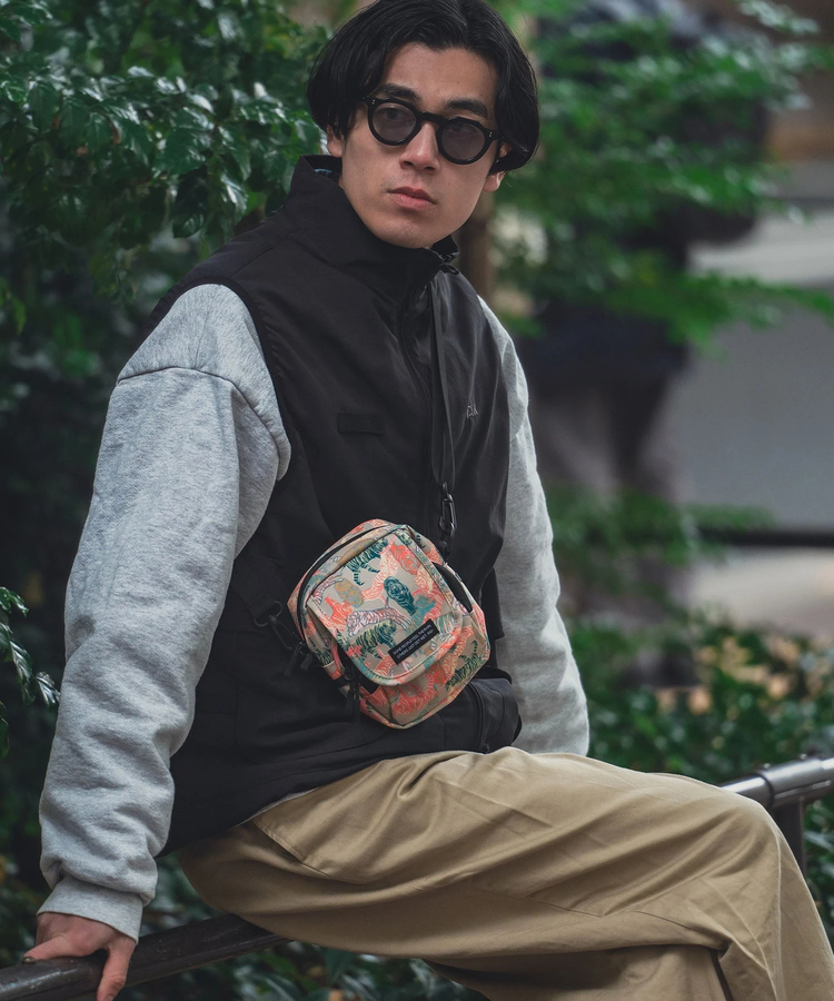 go slow caravan(ゴースローキャラバン) |KiU/キウ 600D FLUP POCKET SHOULDER BAG