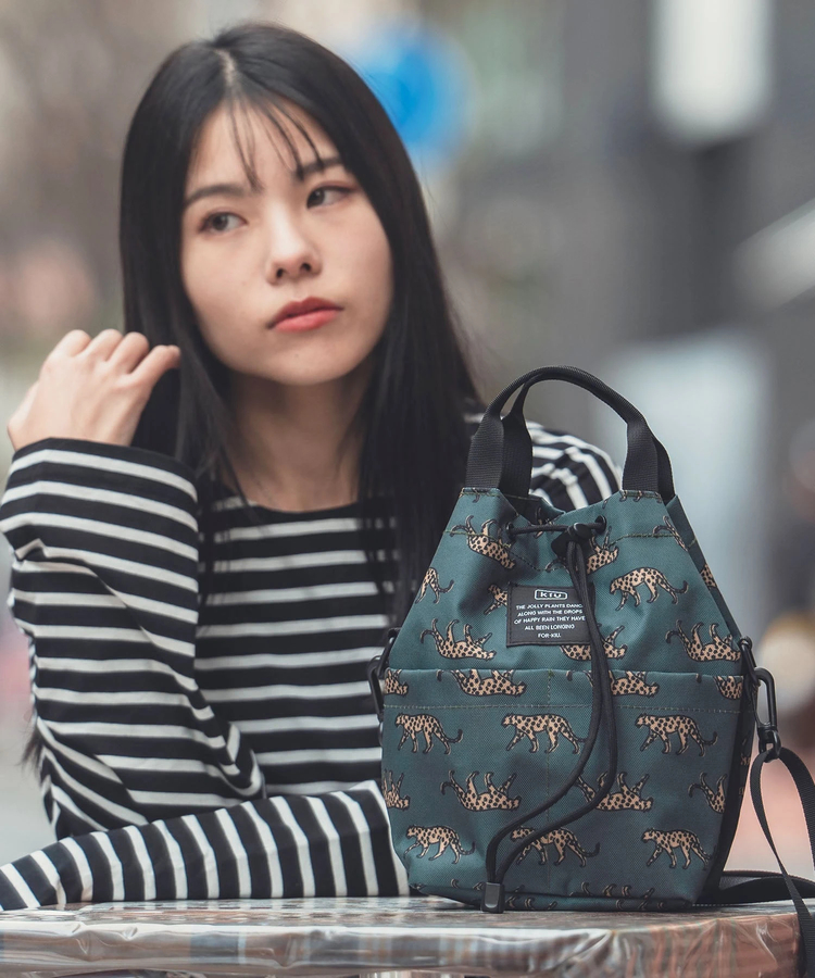 go slow caravan(ゴースローキャラバン) |KiU/キウ 600D POCKETFUL MINI BAG