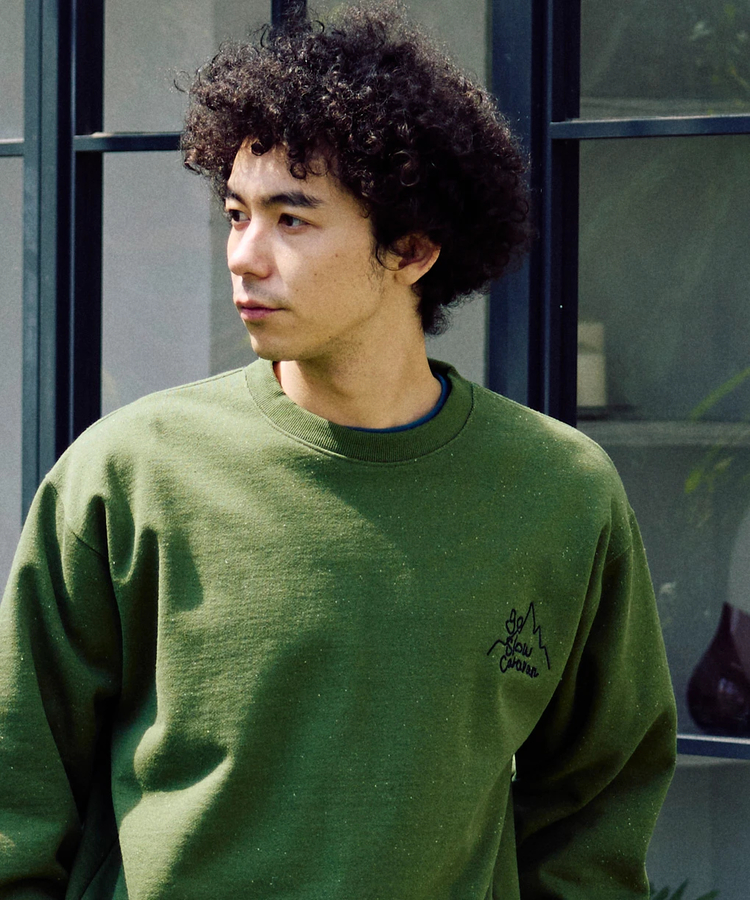 go slow caravan(ゴースローキャラバン) |eco lead 裏起毛 GSC LOGO ラウンドクルーネック (MENS)