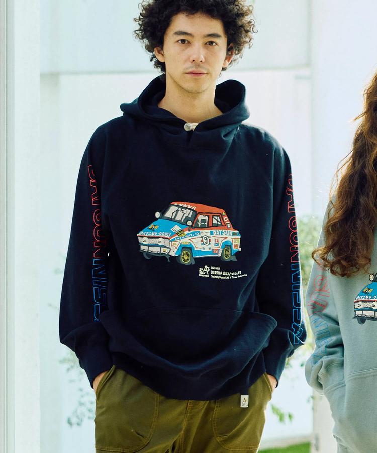 go slow caravan(ゴースローキャラバン) |【NISSAN×go slow caravan】空紡糸裏毛 VIOLET コンチョプルパーカー (MENS)