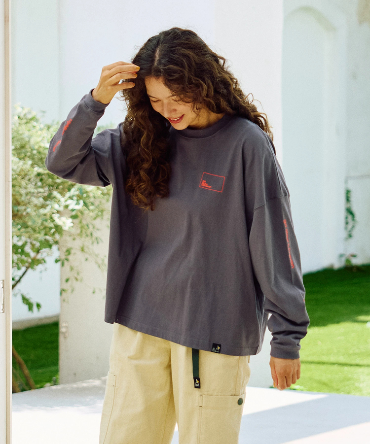 go slow caravan(ゴースローキャラバン) |USA/CスクエアLOGOバックプリントミドルTEE (WOMENS)