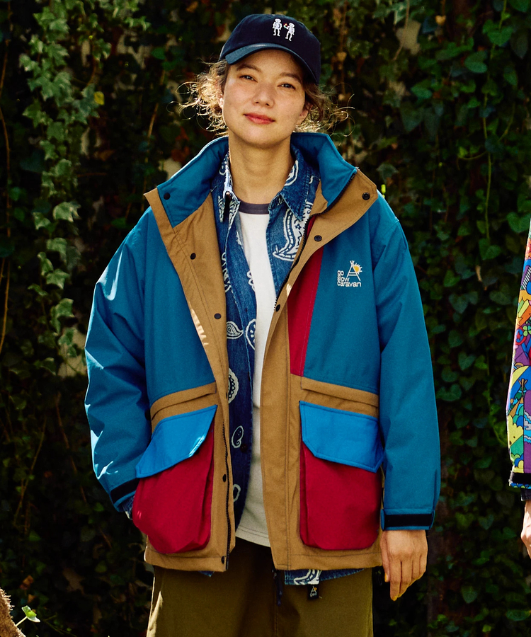 go slow caravan(ゴースローキャラバン) |2レイヤークレイジー/総柄プリントフードインスタンドブルゾン (MENS/WOMENS)