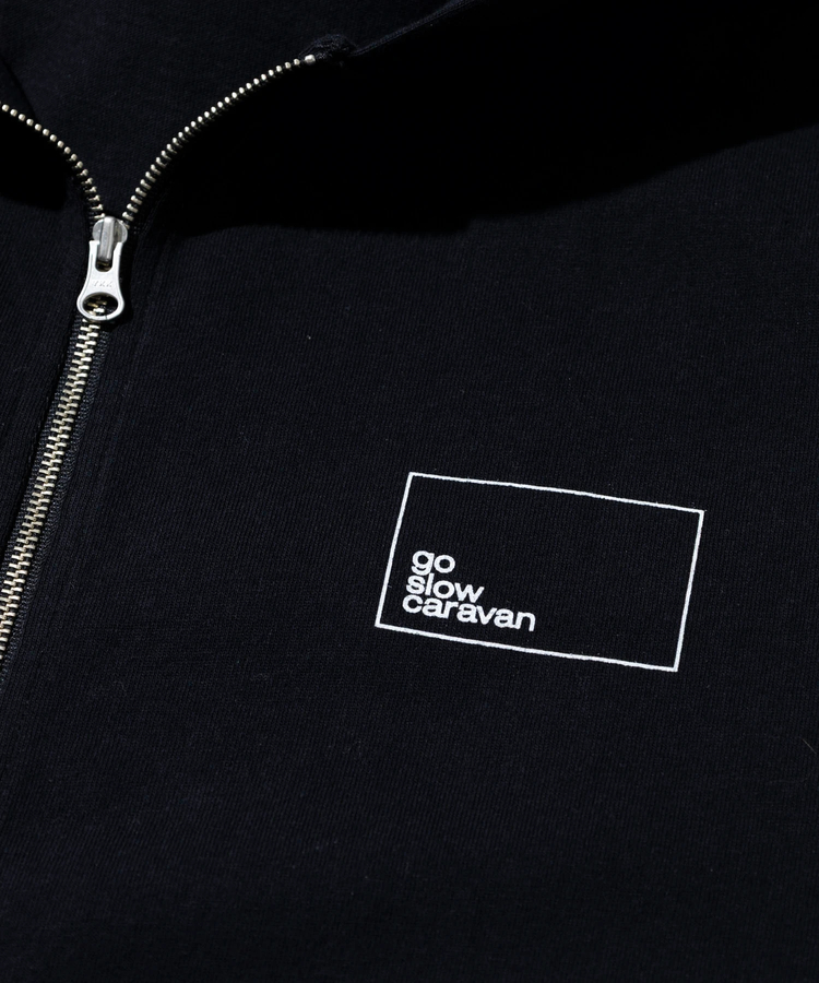 go slow caravan(ゴースローキャラバン) |USA/C スクエアLOGOバックプリント ZIPフーディー (MENS/WOMENS)