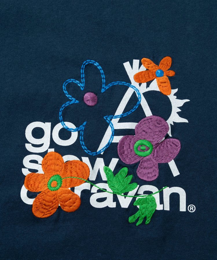 go slow caravan(ゴースローキャラバン) |USA/C フラワー刺繍 LOGO TEE (MENS/WOMENS)