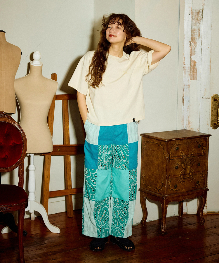 go slow caravan(ゴースローキャラバン) |USA/C スクエアLOGOバックプリントミドルTEE (WOMENS)