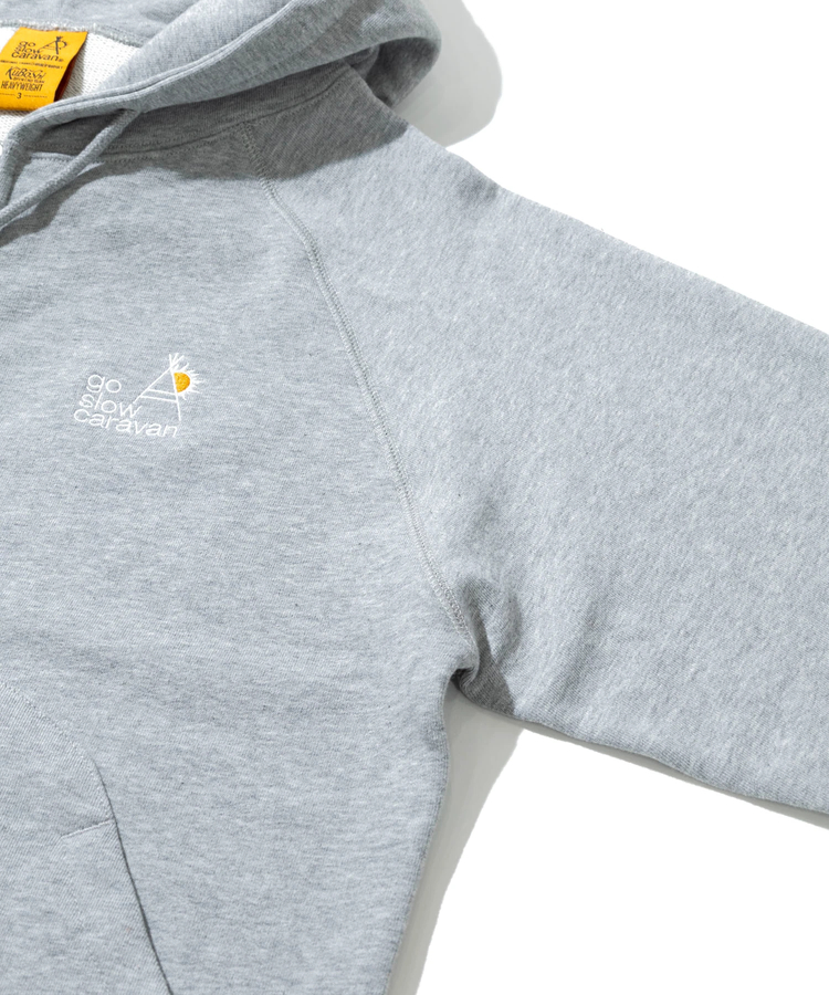 go slow caravan(ゴースローキャラバン) |空紡糸裏毛 フードLOGO刺繍 ZIPパーカー (MENS/WOMENS)