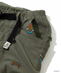 go slow caravan(ゴースローキャラバン) |【ウルトラマン×go slow caravan】ストレッチオックス 怪獣刺繍脇ポケパンツ (MENS)