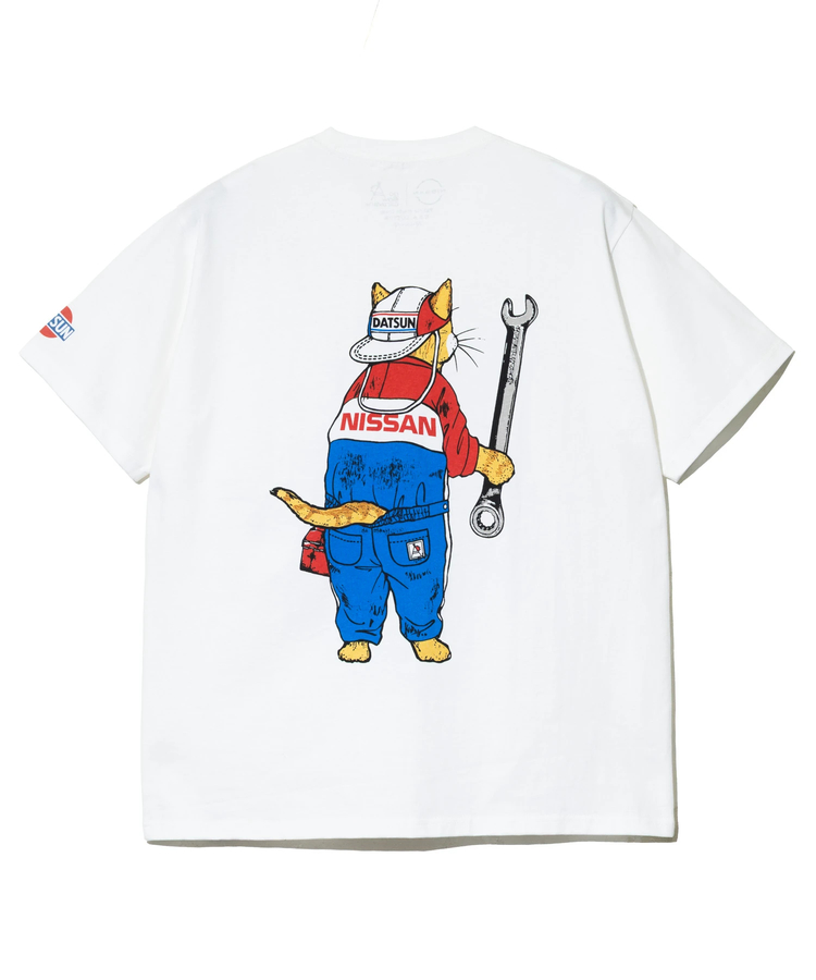 go slow caravan(ゴースローキャラバン) |【NISSAN × go slow caravan】USA/C RALLYメカニック猫Tシャツ (MENS)