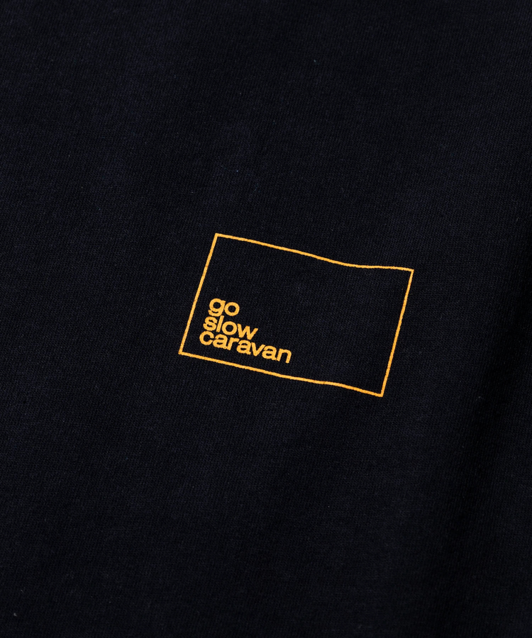 go slow caravan(ゴースローキャラバン) |USA/C スクエアLOGOバックプリントゆったりTEE (MENS)