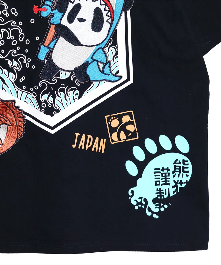 PANDIESTA(パンディエスタ) |SB PANDIESTA サメキチパンダ 刺繍 S/S Tシャツ(526226 MENS/WOMENS）